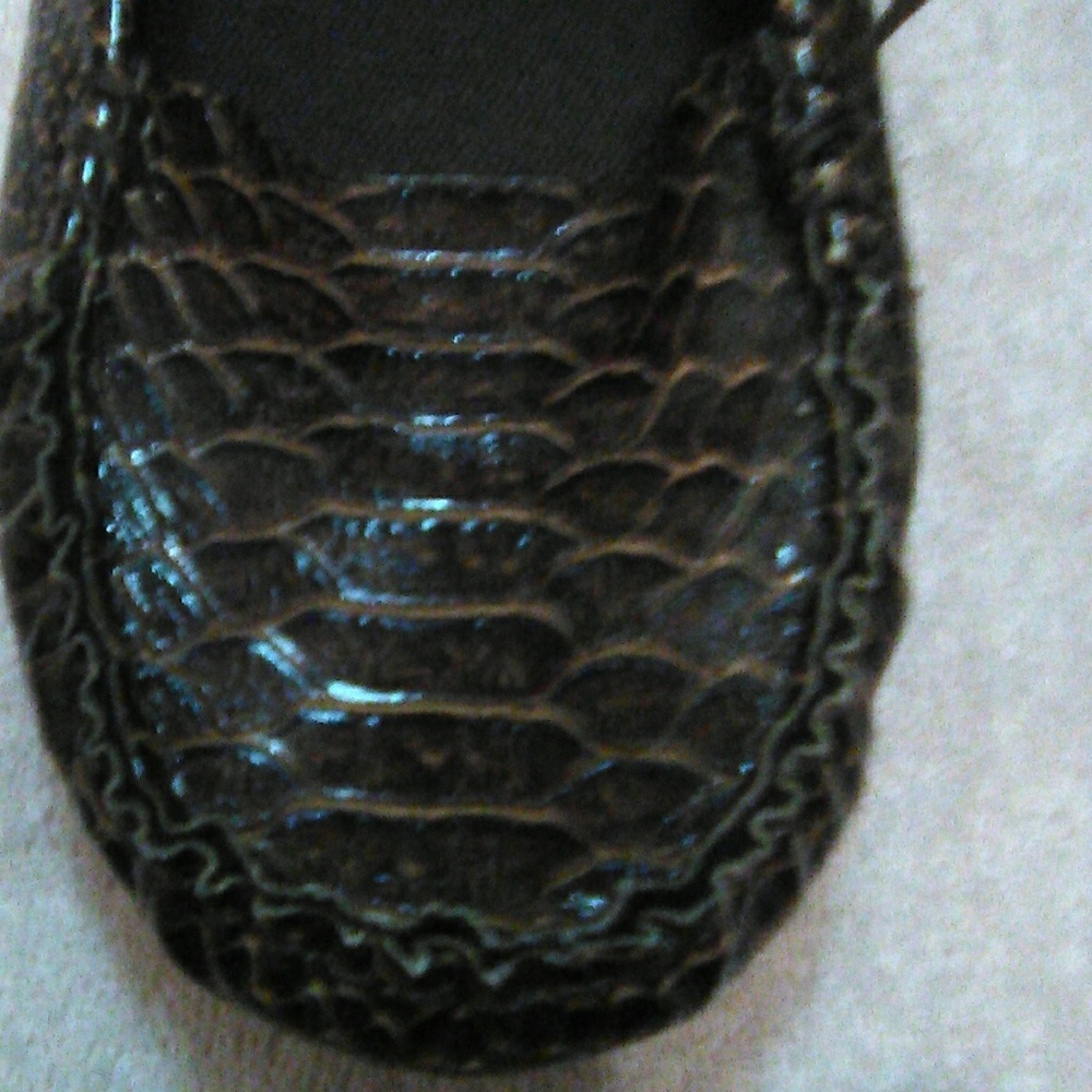 Shoes - Picture 6 of 6